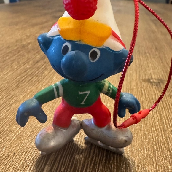 RARE 1970s SMURF Ice Skater & Bell Holiday Figurines Peyo S.E.P.P. Alderbrook - Picture 7 of 9